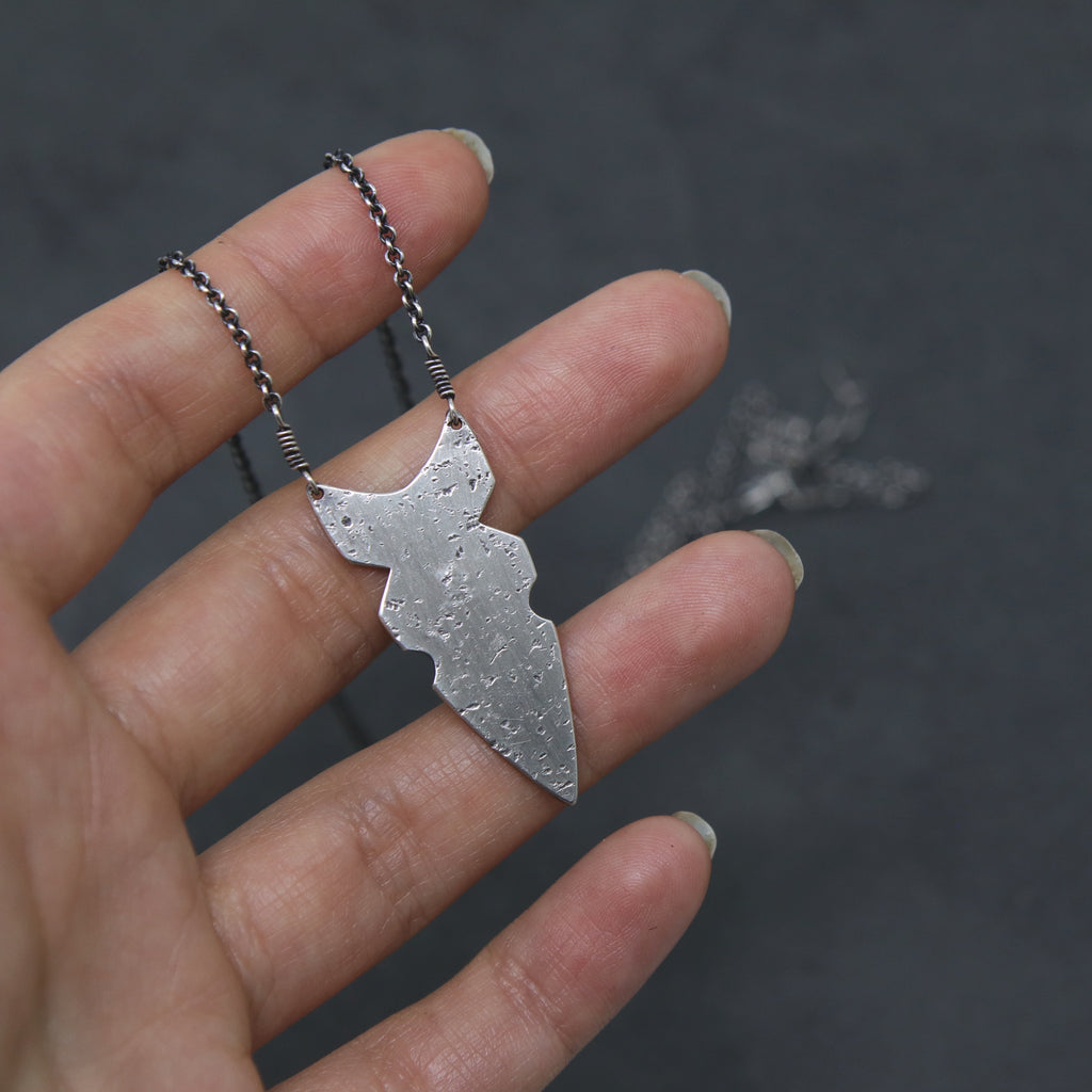 Nomadi Dagger Necklace