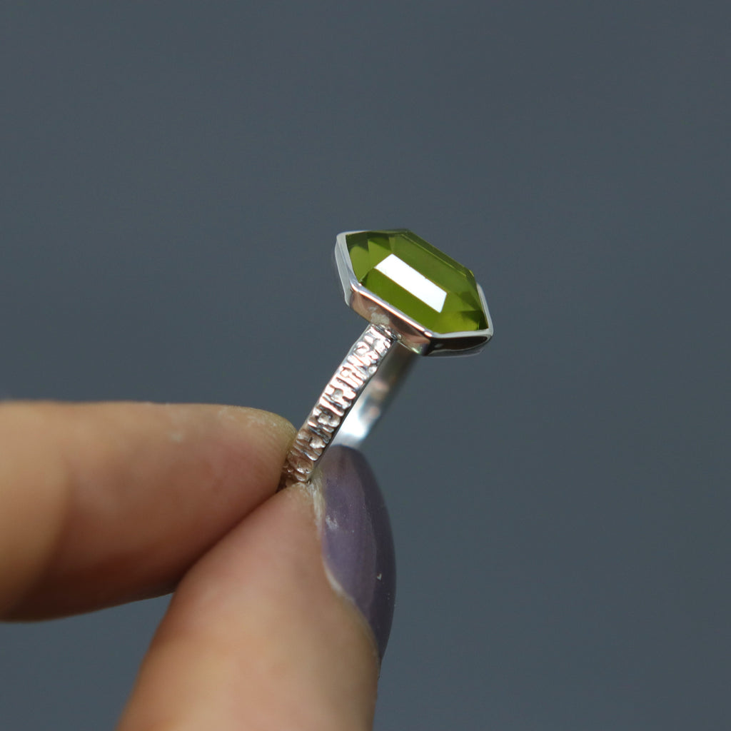 Peridot Hex Stargazer - Size 6.5
